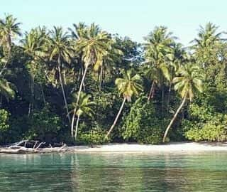 Island Hopping near Kirakira